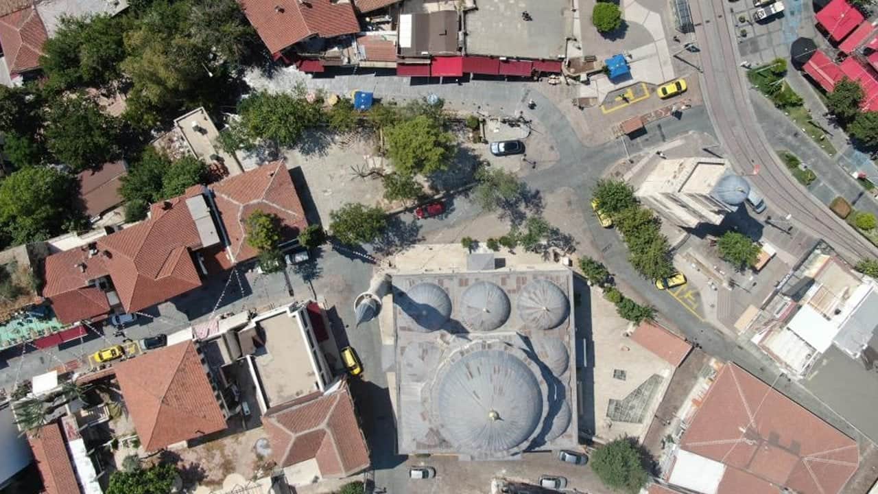 Nüfus 100 katına çıkıyor Gündüz bomboş geceleri ise izdiham yaşanıyor