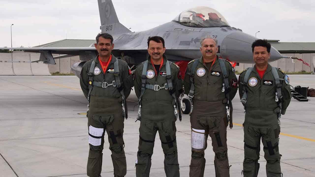 Foto - Nükleer silahı olan ülke Erdoğan'a iletti: Pilotlarımız 2 saat içinde Türkiye için uçmak için emir bekliyor