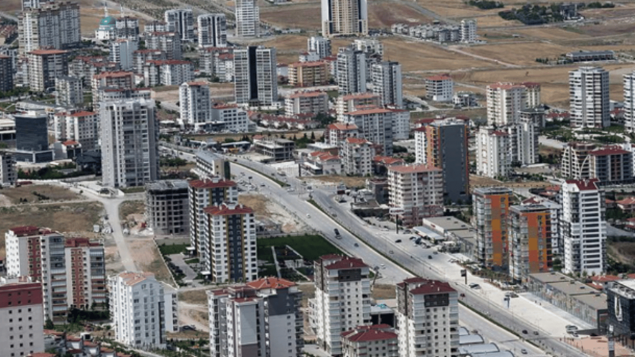 Foto - O ilde erkeklerin şort giymesi yasaklandı! Nedenini duyan inanamadı!