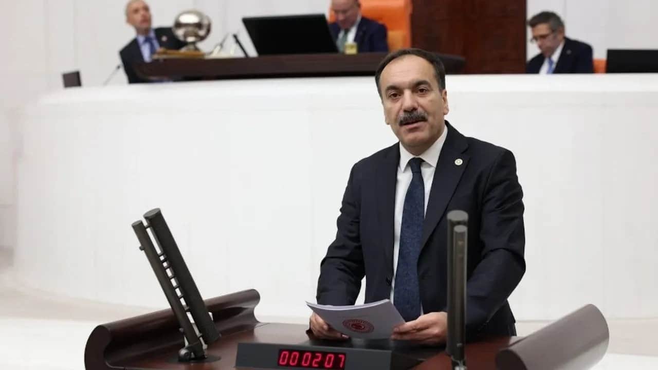 Foto - O isim AK Parti’ye katılıyor! Transfer sonrası Meclis’teki grupları düşecek