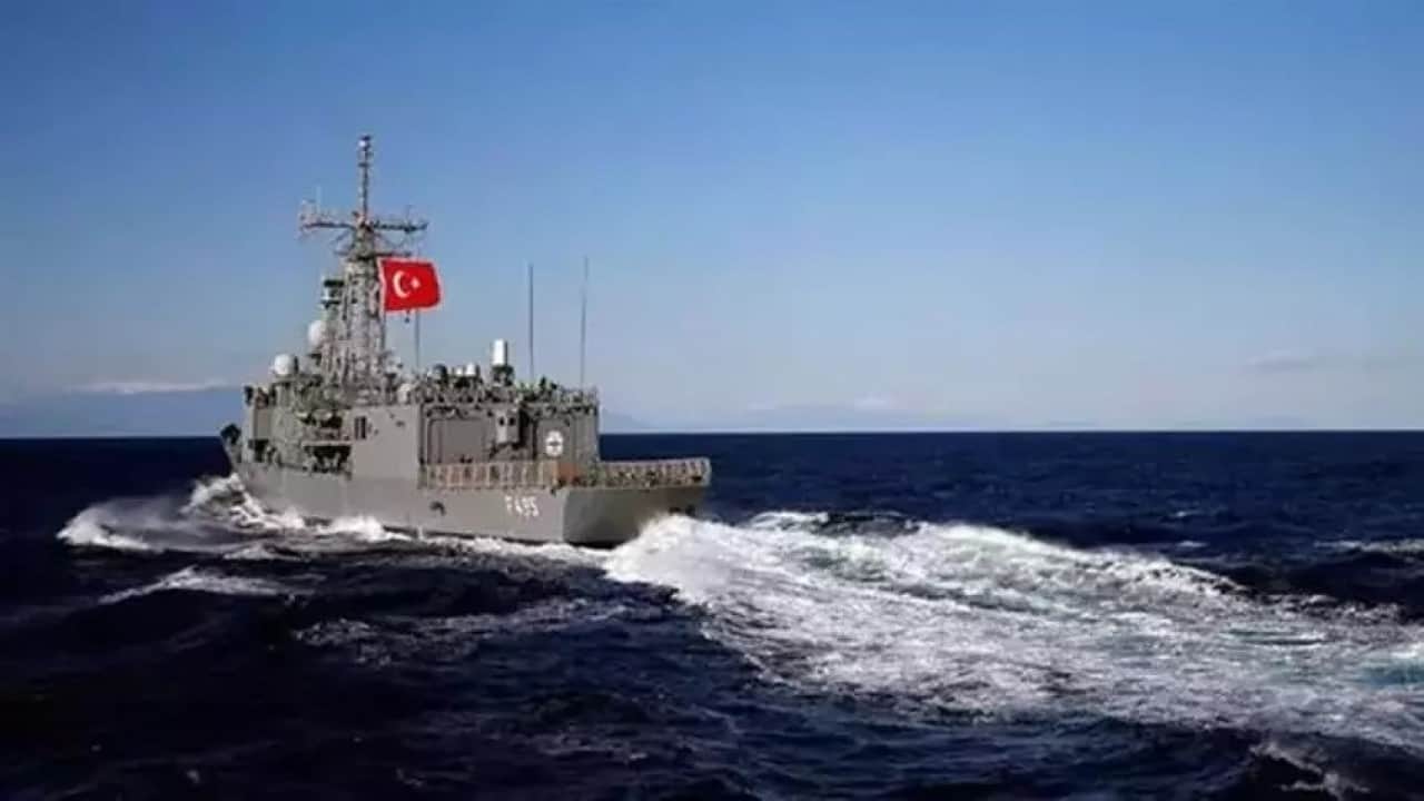 Foto - Ödleri koptu: Türk savaş gemisinin müdahalesine maruz kaldık, gemiyi geri çektik