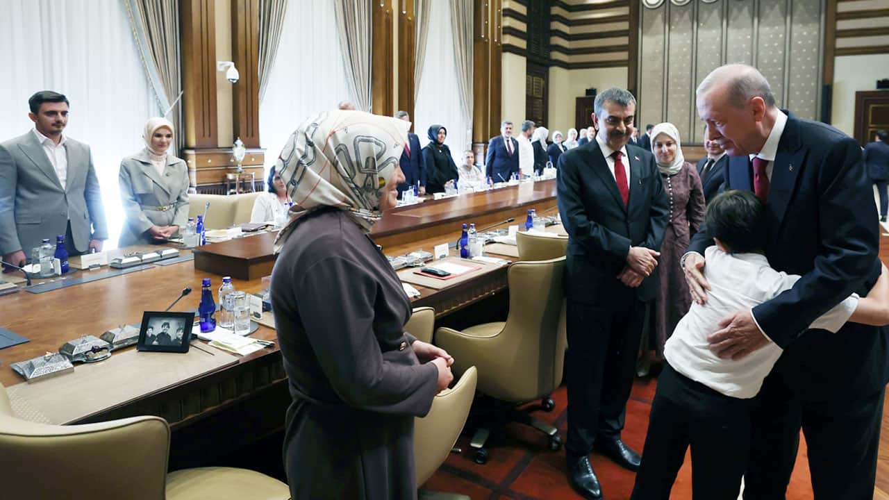 Foto - Okul saldırısında hayatını kaybetmişlerdi! Cumhurbaşkanı Erdoğan aileleri kabul etti