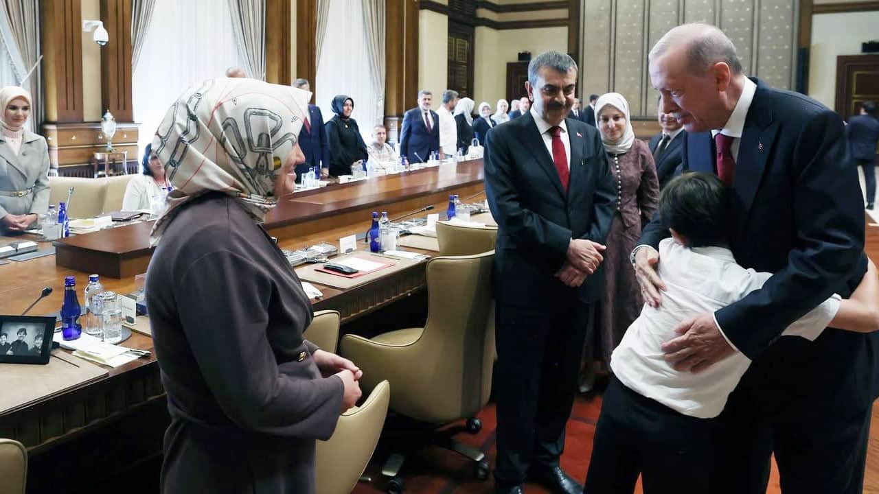 Foto - Okul saldırısında hayatlarını kaybetmişlerdi: Erdoğan'dan gözü yaşlı ailelere söz
