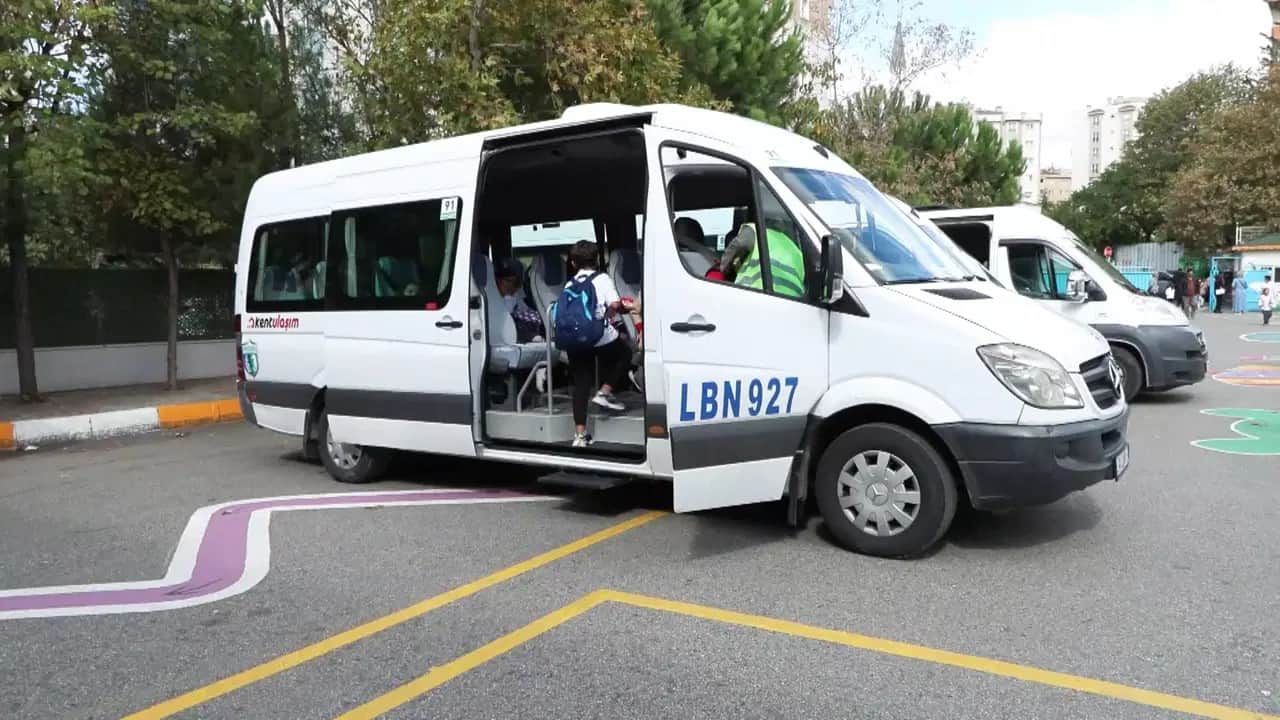 Foto - Okul zili çalmadan servis zam geldi!