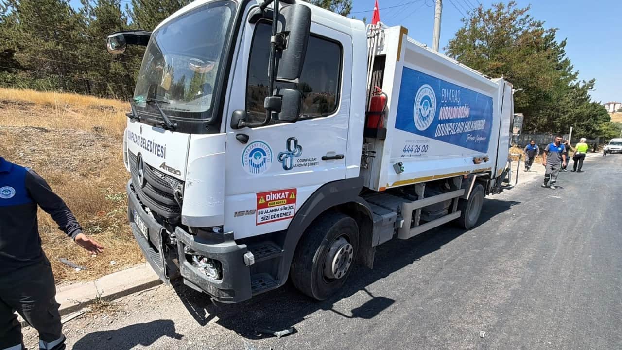 Foto - Önce kamyon sonra tır çarptı Cinayet gibi trafik kazası