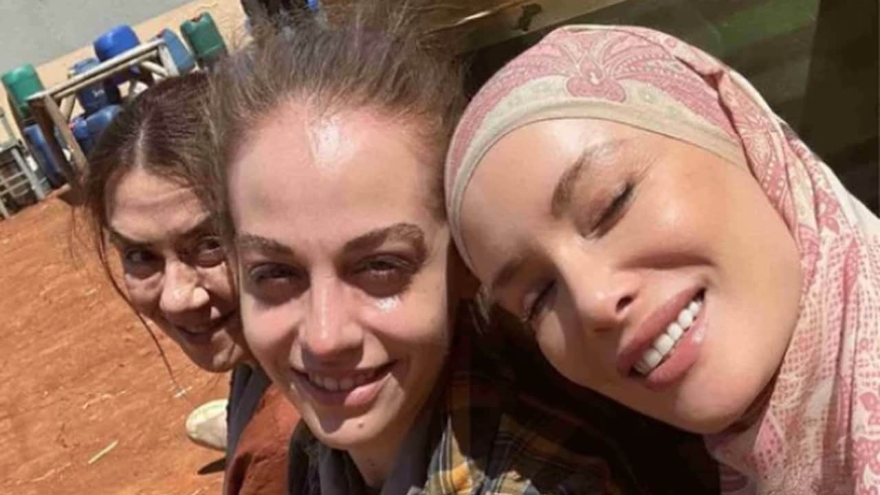 Foto - Oyunculuğu bırakıp maneviyata yönelmişti! Gamze Özçelik’ten dikkat çeken karar