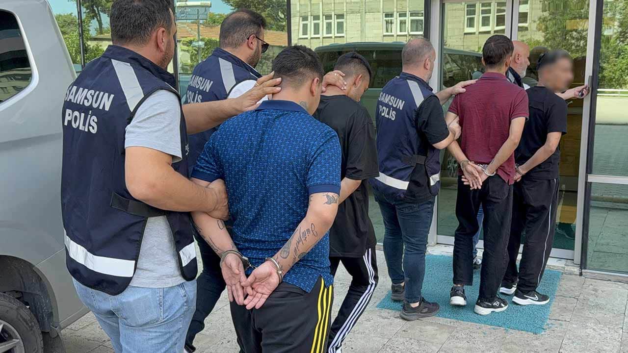 Foto - Özenti rapçiye ters kelepçe! Çektiği klip başına iş açtı