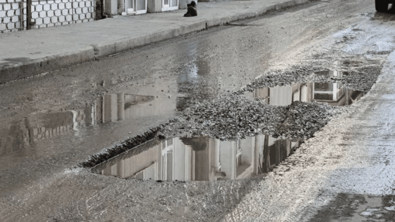 Foto - Özgür Özel’i rezil eden görüntüler: Kürsüdeki Edirne öyle, gerçek Edirne böyle