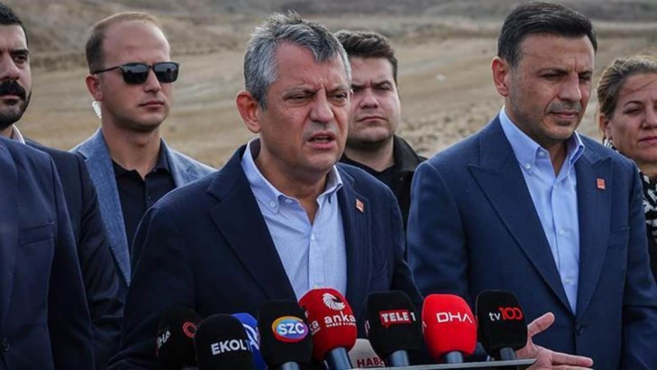 Foto - Partide iç savaş patladı: "CHP artık ‘İmamoğlu Holding’ oldu! Özgür Özel’in yaptığı tek iş posta güvercinliği"