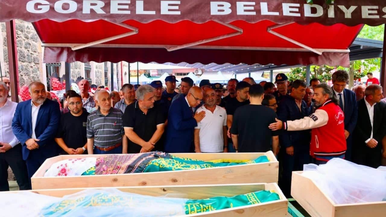 Piknik sırasında sel sularına kapılmışlardı! Anne ve 2 kızı toprağa verildi