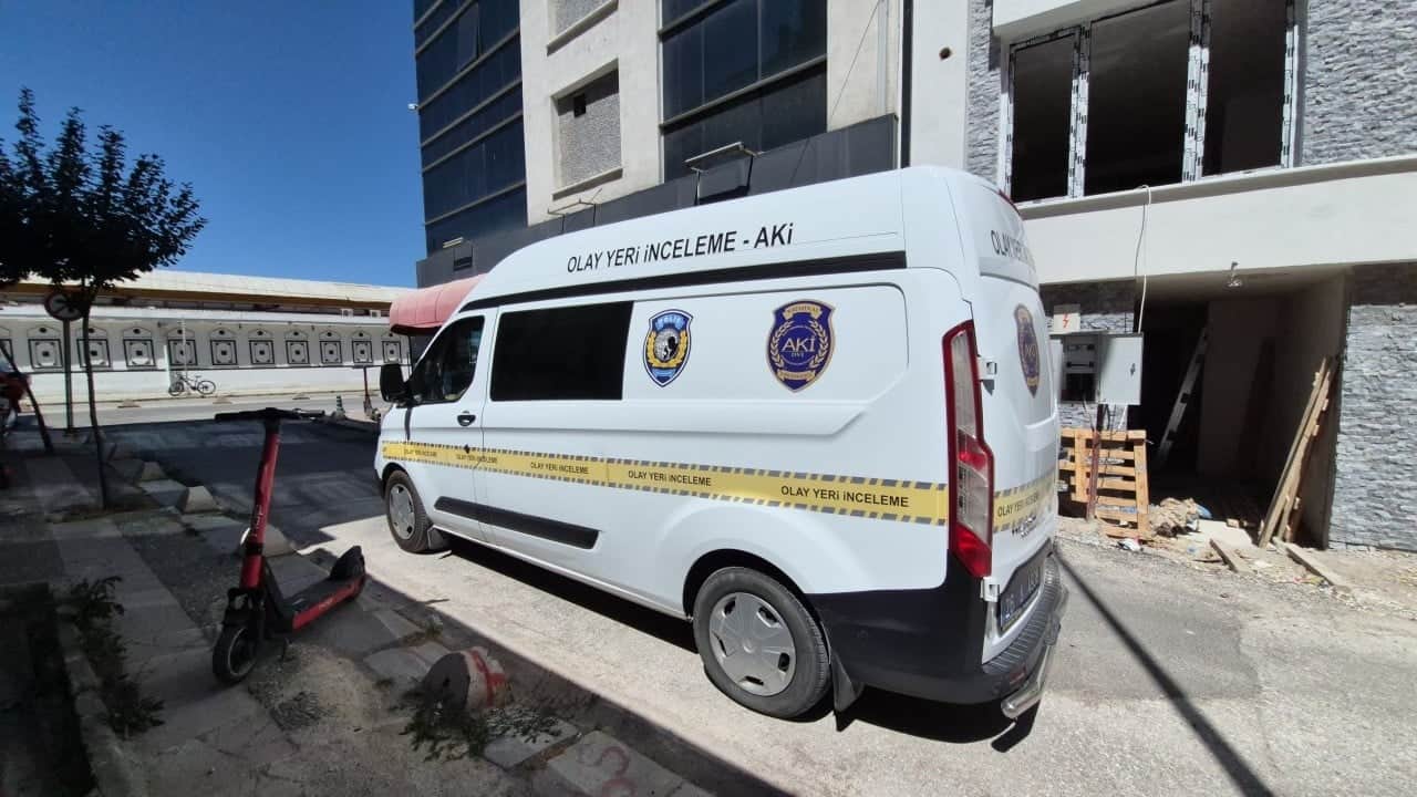 Foto - Plazadaki şüpheli ölüme jet inceleme