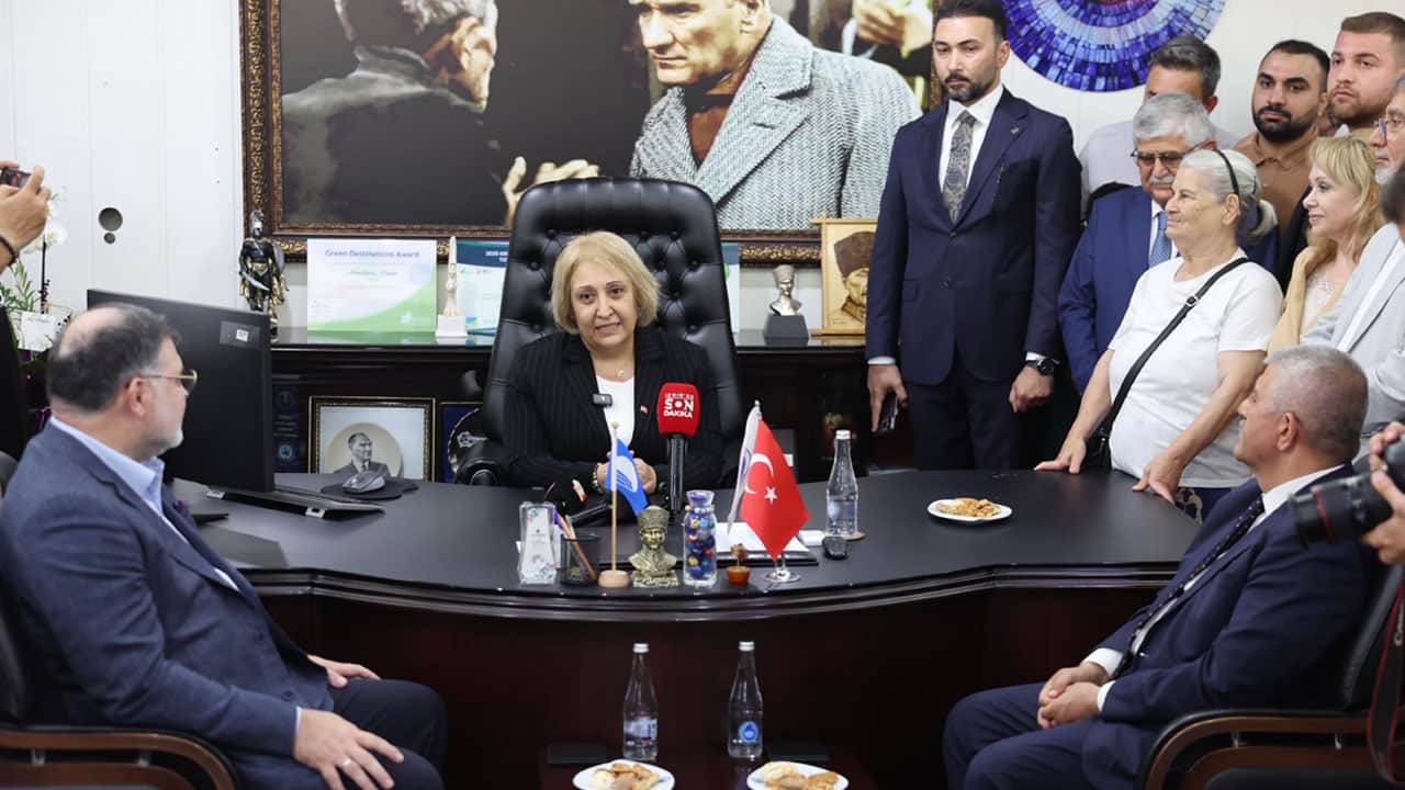Foto - Reis’in fotoğrafı asıldı, dualar edildi! Menderes’te hizmet dönemi başladı