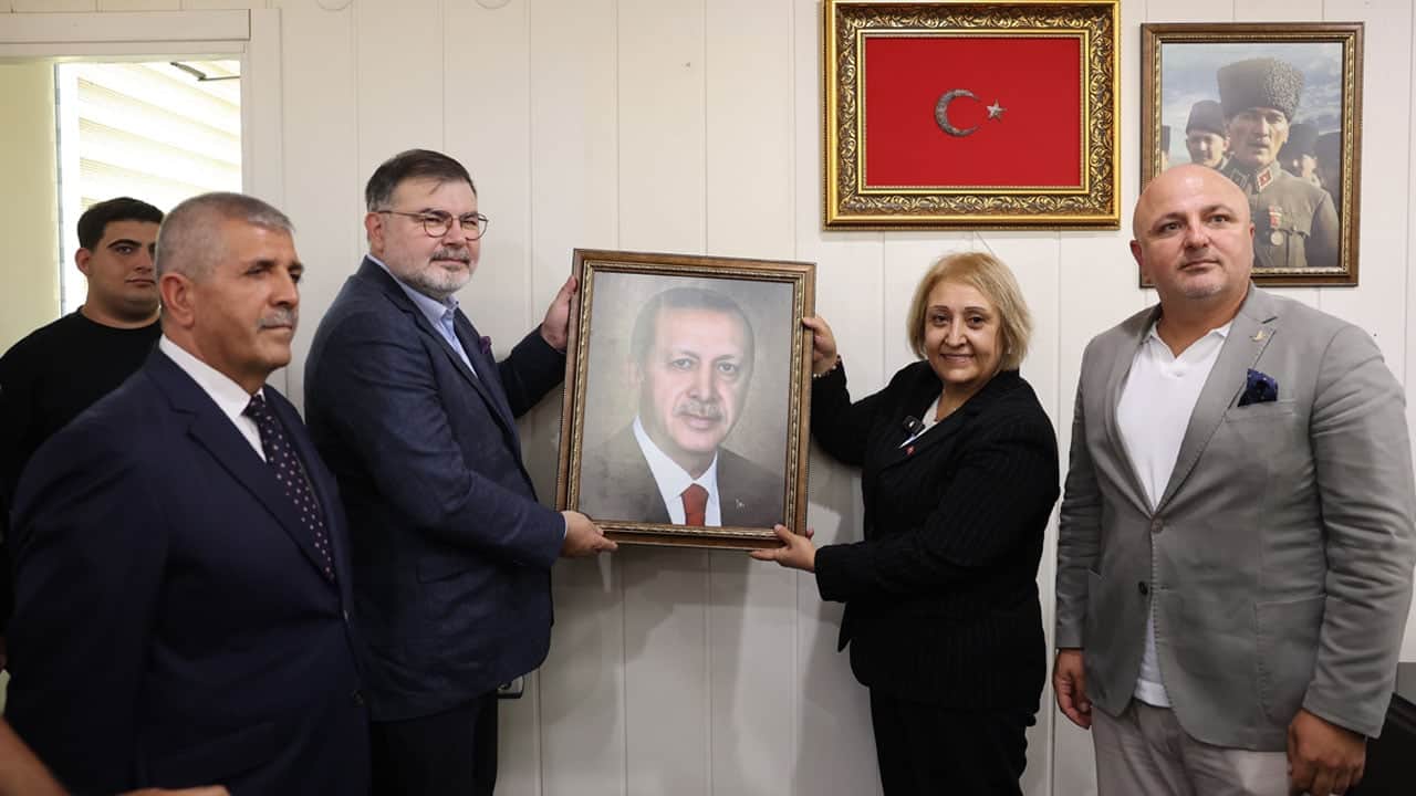 Foto - Reis’in fotoğrafı asıldı, dualar edildi! Menderes’te hizmet dönemi başladı