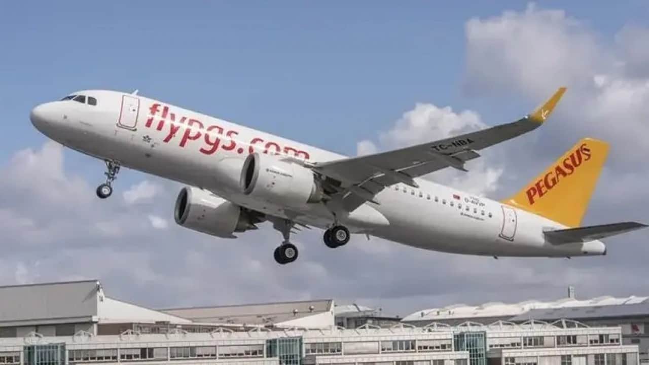 Foto - Rekabet onay verdi: Pegasus ünlü havayolu şirketini satın aldı