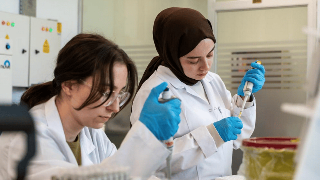 Foto - Rektör Prof. Dr. Fatih Kırışık, Karabük Üniversitesi’ni anlattı: Karabük Üniversitesi geleceğin gençlerini yetiştiriyor