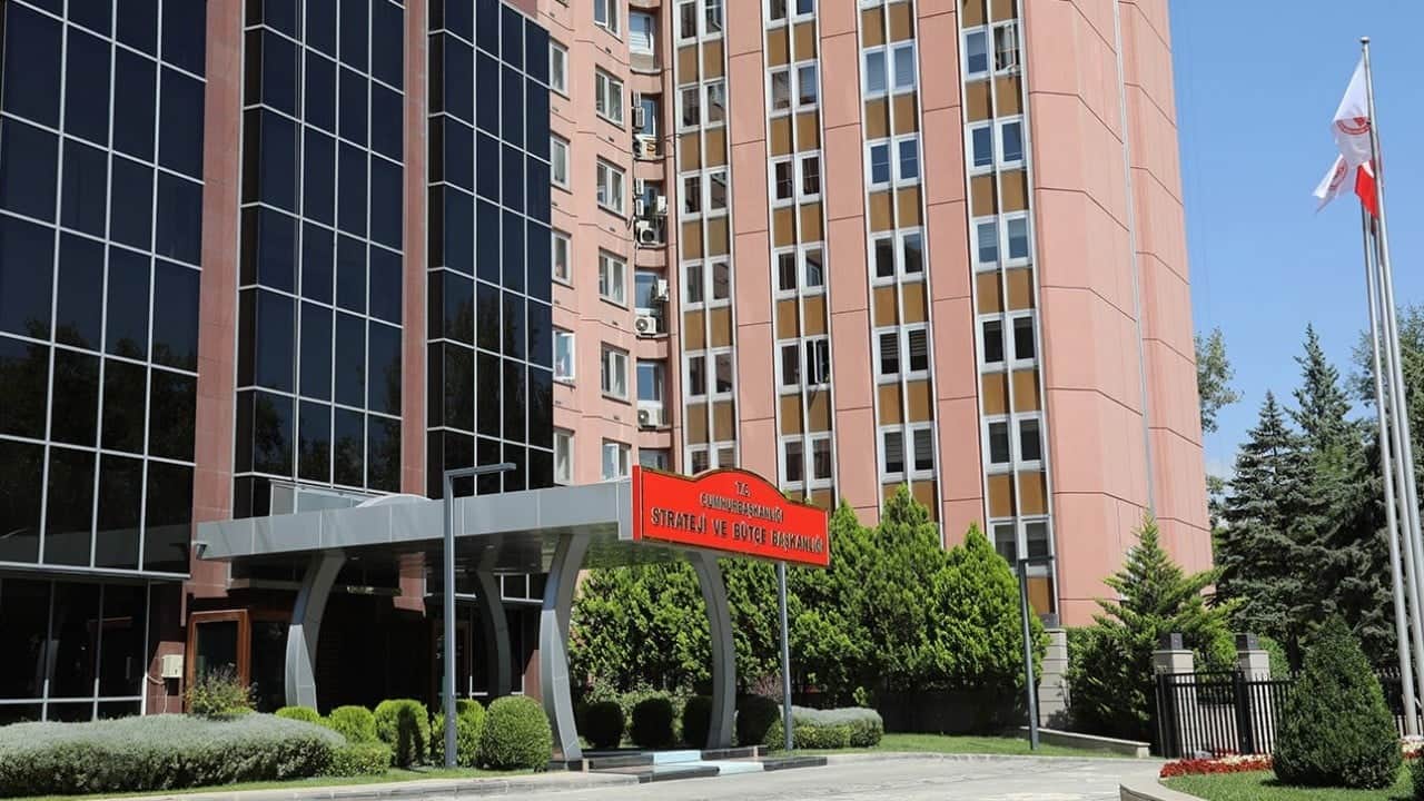 Foto - Resmi rakamlar açıklandı! Kamuda çalışan sayısı 5,5 milyona dayandı 