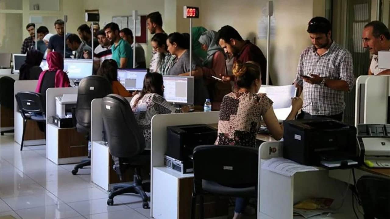 Resmi rakamlar açıklandı! Kamuda çalışan sayısı 5,5 milyona dayandı 