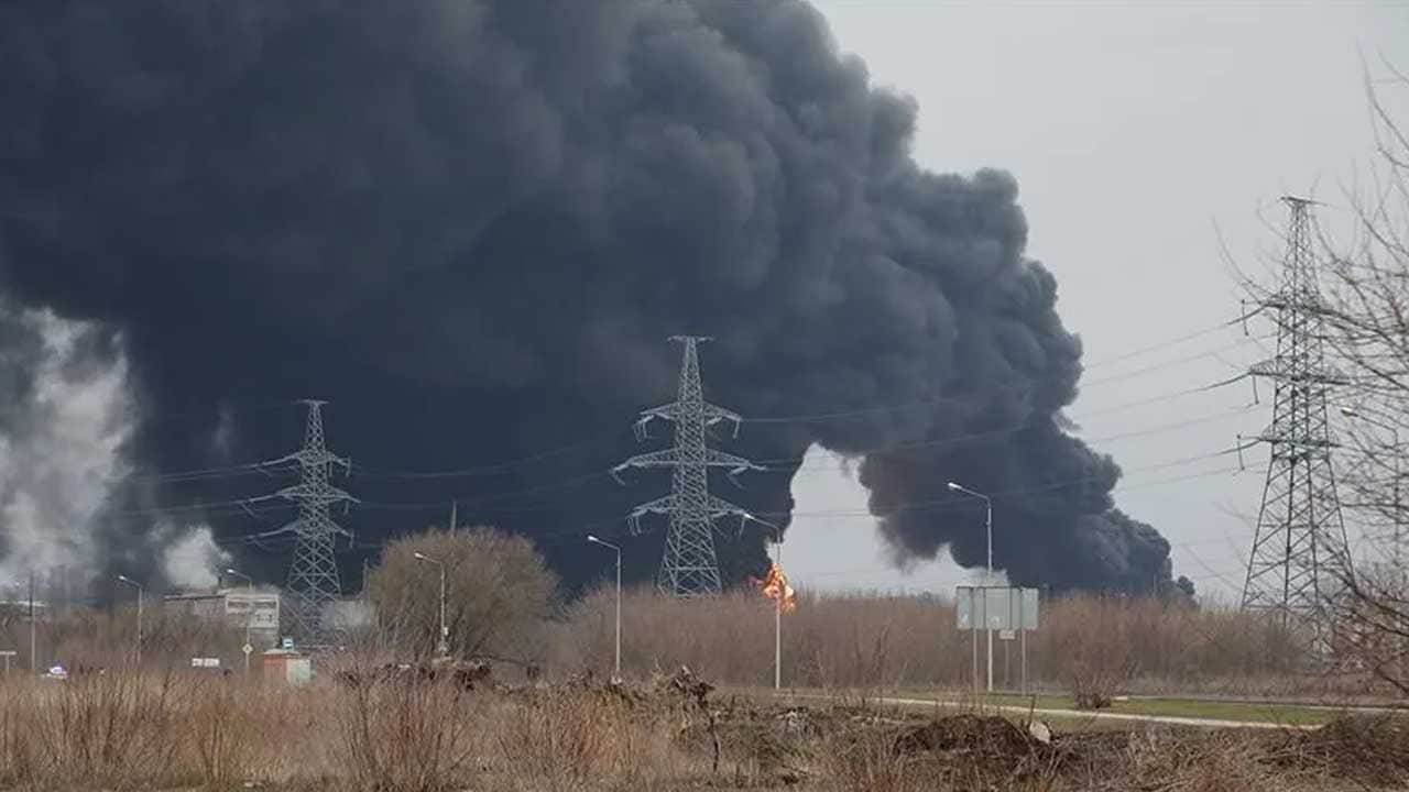 Foto - Rusya'daki 3 petrol rafinerisi vuruldu
