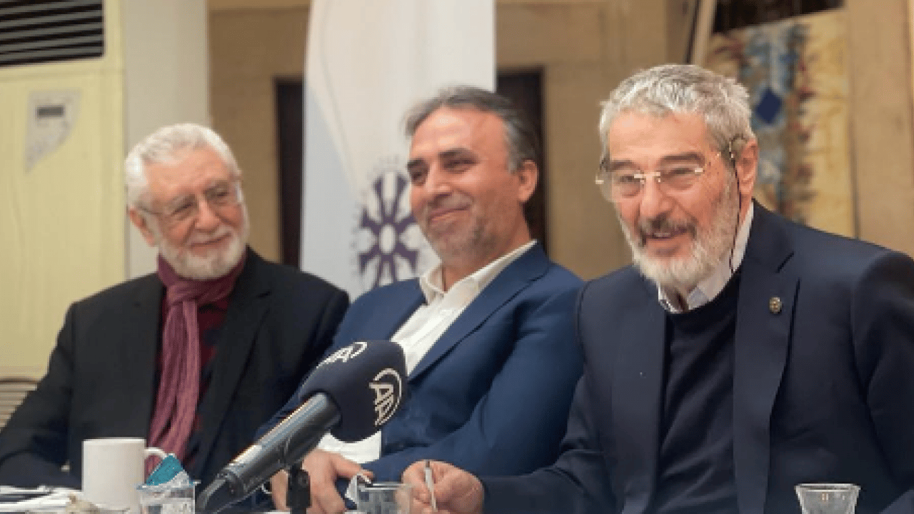 Foto - Sadık Albayrak Kırmızı Masa’da yakın siyasi tarihe ışık tuttu: Türkiye’nin hafızasıyla bağı koparıldı