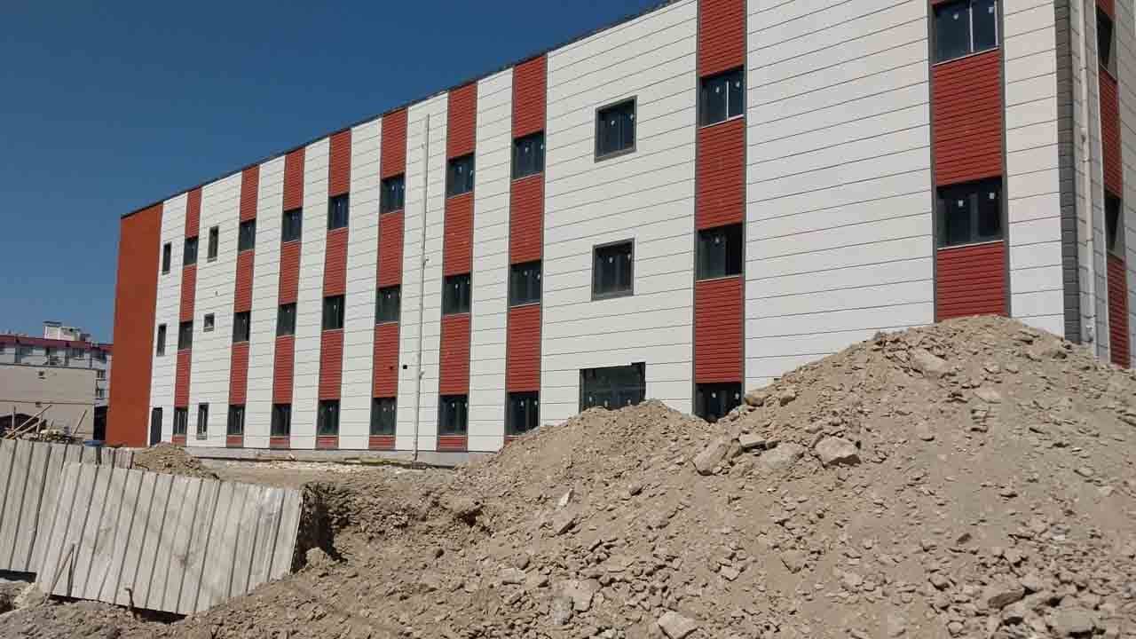 Foto - Sağlık merkezi inşaatından tarih çıktı! Kepçe takıldı, çalışmalar durduruldu