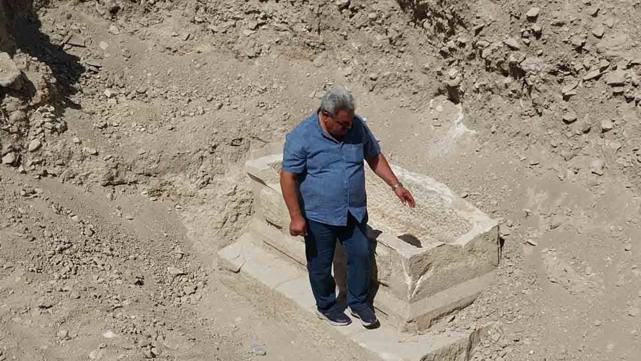 Foto - Sağlık merkezi inşaatından tarih çıktı! Kepçe takıldı, çalışmalar durduruldu