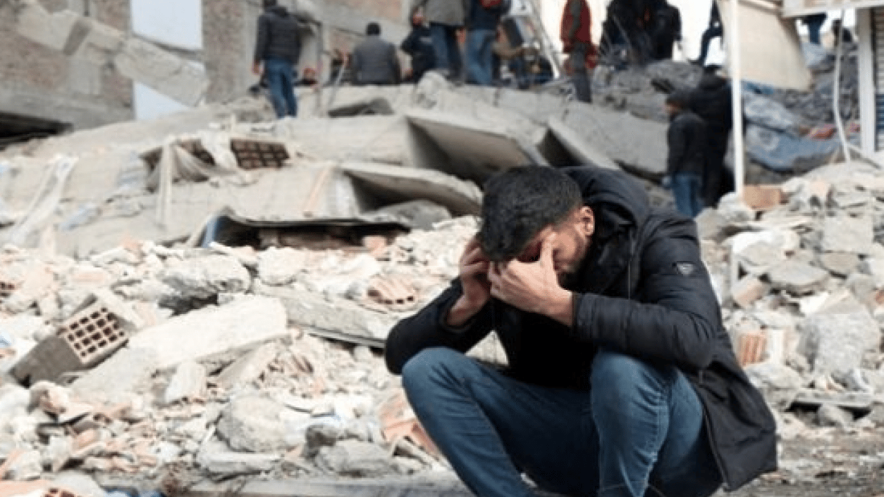Foto - Sağlıklı ilişkiler ve stres yönetimi önemli: Deprem sonrası kaygı her zaman hastalık değil! 