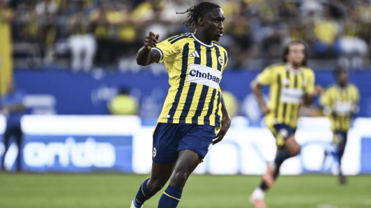 Foto - Santrafor şoku yaşanıyor: Fenerbahçeli futbolcu için görüşmeler başladı! Devre arasında takıma katılmıştı