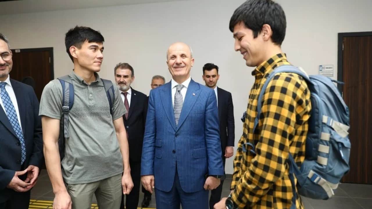 Foto - Şartlar değişti! Türkiye’de okuyan öğrencilere ikamet müjdesi