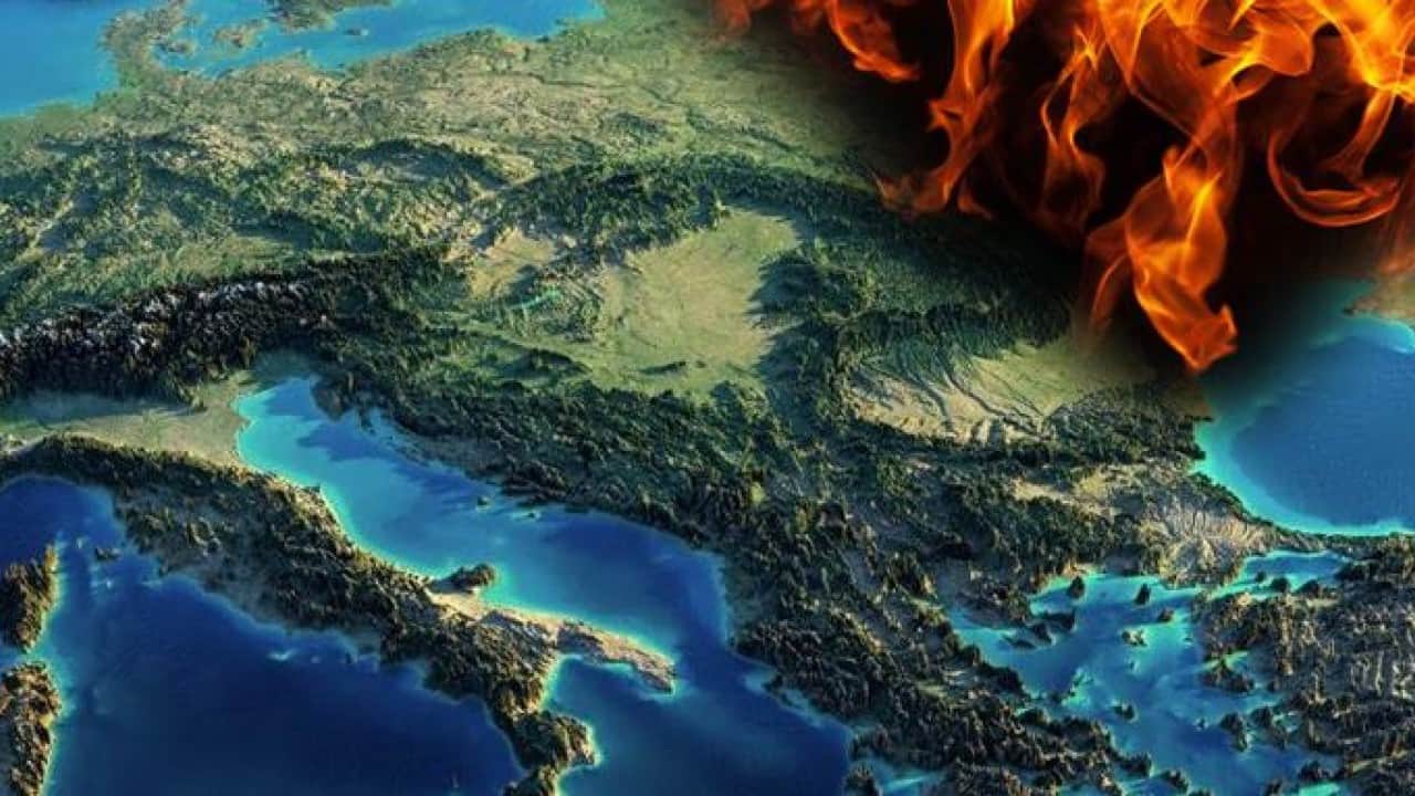 Foto - Savunma sanayi tesisi vuruldu: Her yerde patlamalar yaşanıyor