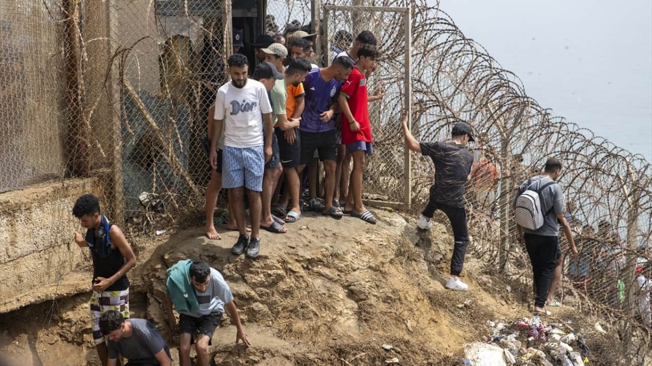 Foto - Sebte'ye geçenlerin tamamı Fas'a geri gitti Göç tersine döndü