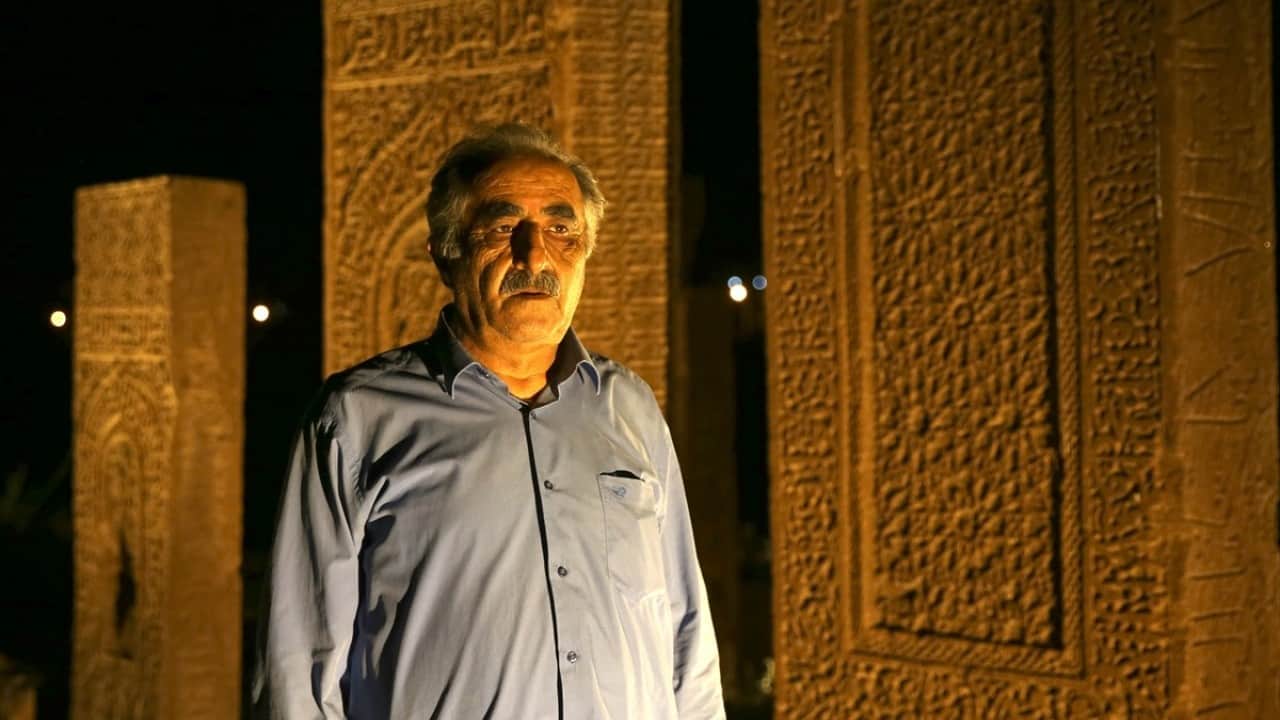 Foto - Selçuklu mezarlığı karanlıkta daha gizemli ve heybetli