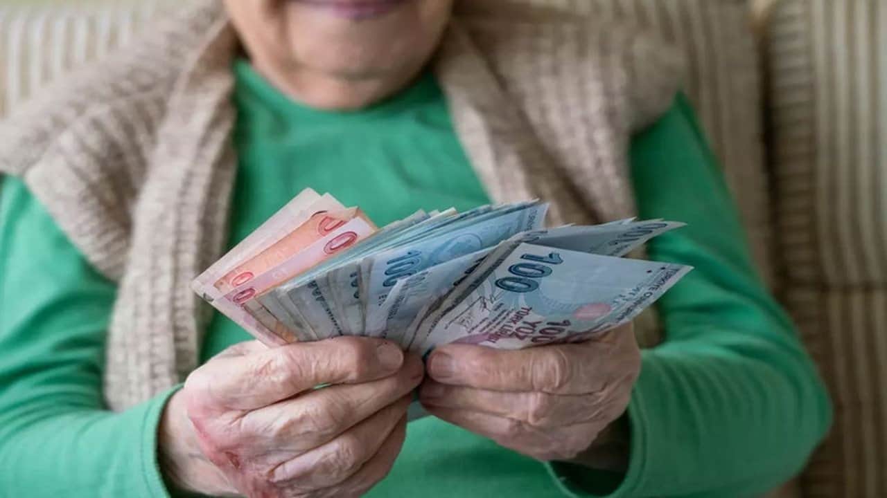 Foto - SGK uzmanı tek tek hesaplayıp net rakam verdi! İşte emeklinin ocak maaş zammı