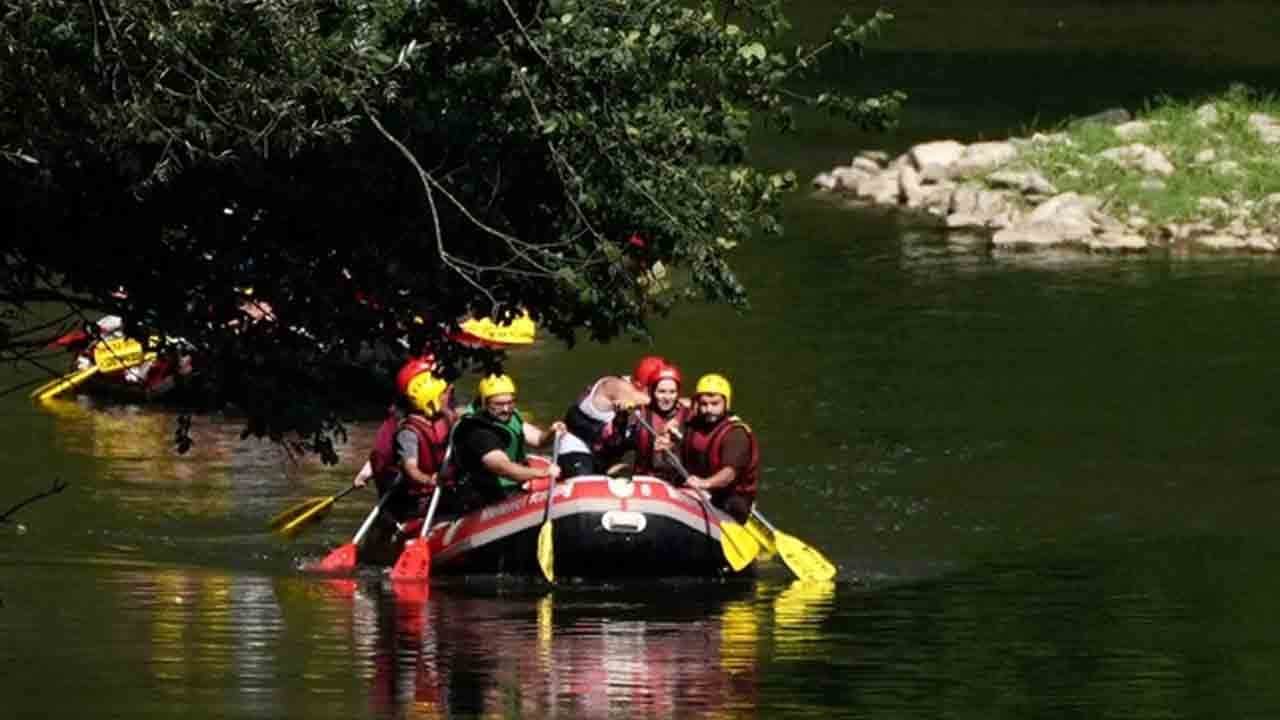 Foto - Sıcak havadan bunalanlar soluğu raftingde aldı!