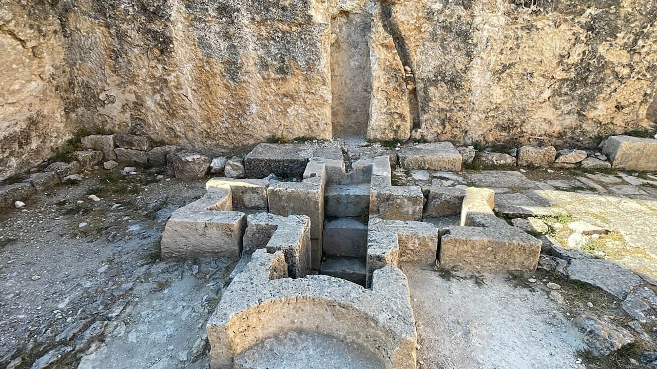 Foto - Sıcaklara rağmen dolup taşıyor! "Mersin’in Ayasofya’sı" 15 asırdır zamana meydan okuyor