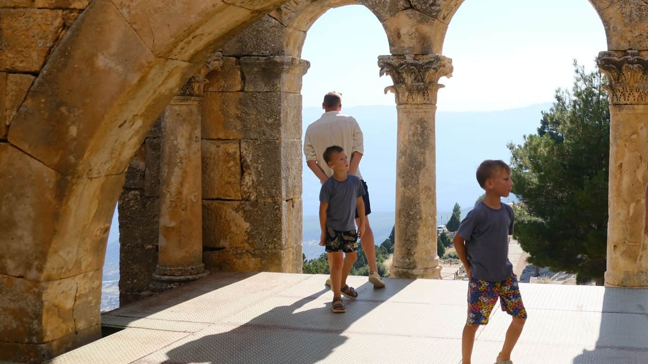 Foto - Sıcaklara rağmen dolup taşıyor! "Mersin’in Ayasofya’sı" 15 asırdır zamana meydan okuyor