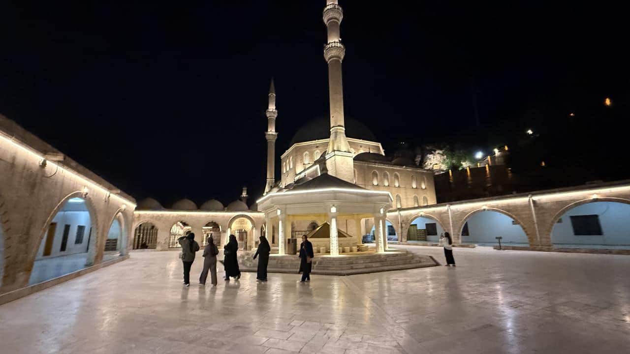 Foto - Sıcaklık 45 dereceyi aştı! Turistler gece gezisine yöneldi