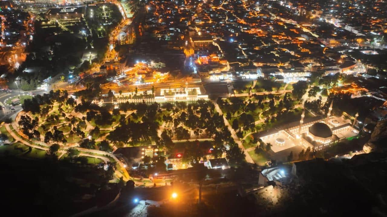 Foto - Sıcaklık 45 dereceyi aştı! Turistler gece gezisine yöneldi