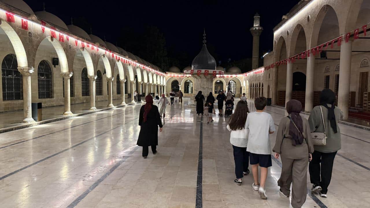 Foto - Sıcaklık 45 dereceyi aştı! Turistler gece gezisine yöneldi