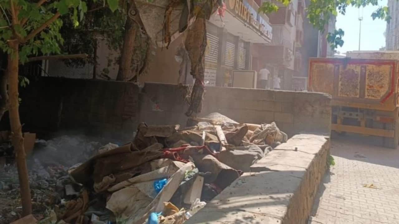 Foto - Siirt’te şaşırtan görüntü! Evden 2 kamyon çöp çıktı
