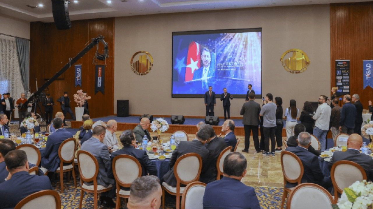 Foto - Siyaset ve sanat dünyası Başkent’te buluştu! Değer Ödülleri sahiplerini buldu