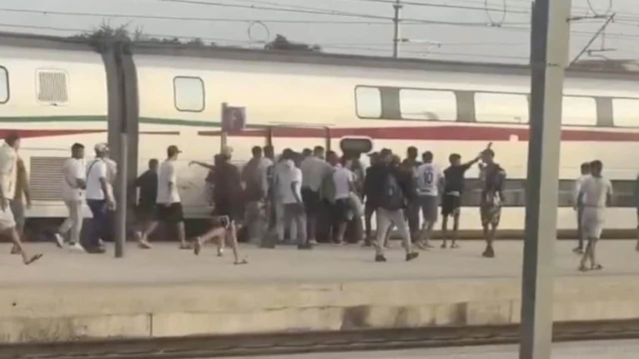 Foto - Siz misiniz Türkiye'yi sokmayan: Faslı göçmenin görüntüsü Avrupa'yı salladı!