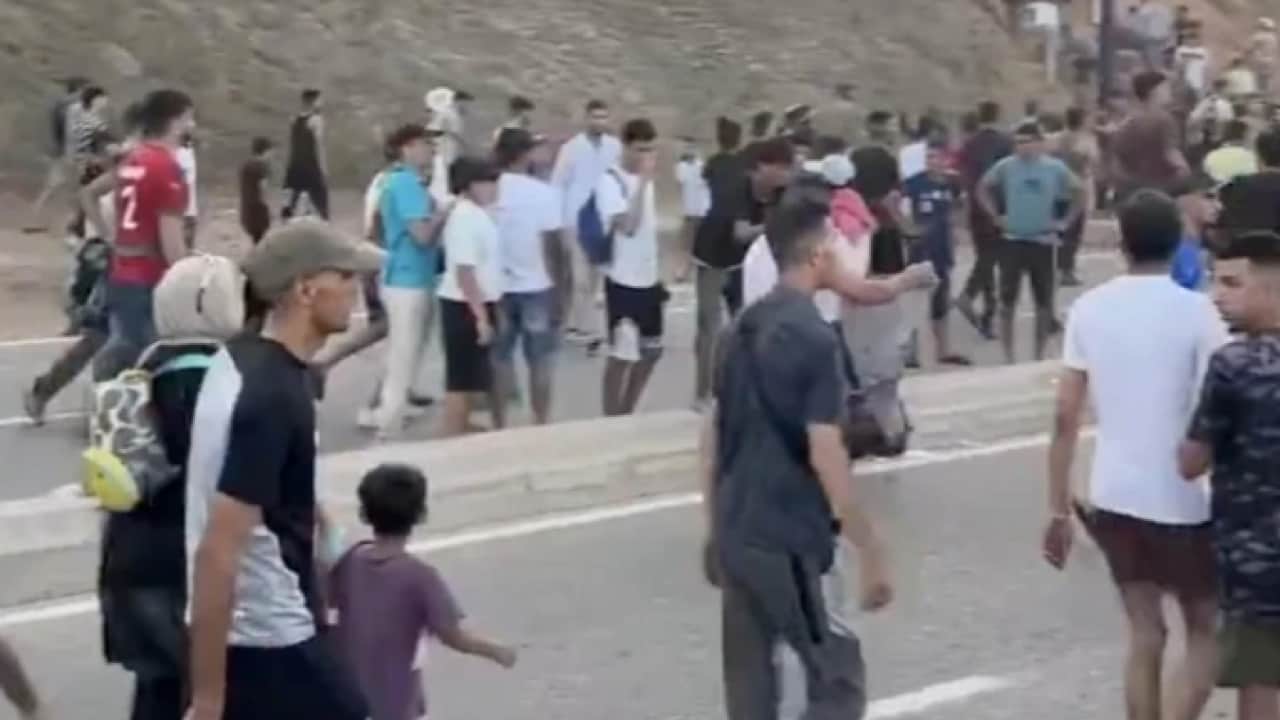 Foto - Siz misiniz Türkiye'yi sokmayan: Faslı göçmenin görüntüsü Avrupa'yı salladı!