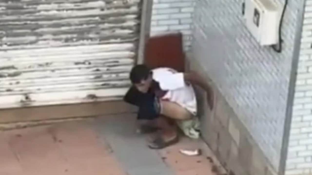 Foto - Siz misiniz Türkiye'yi sokmayan: Faslı göçmenin görüntüsü Avrupa'yı salladı!
