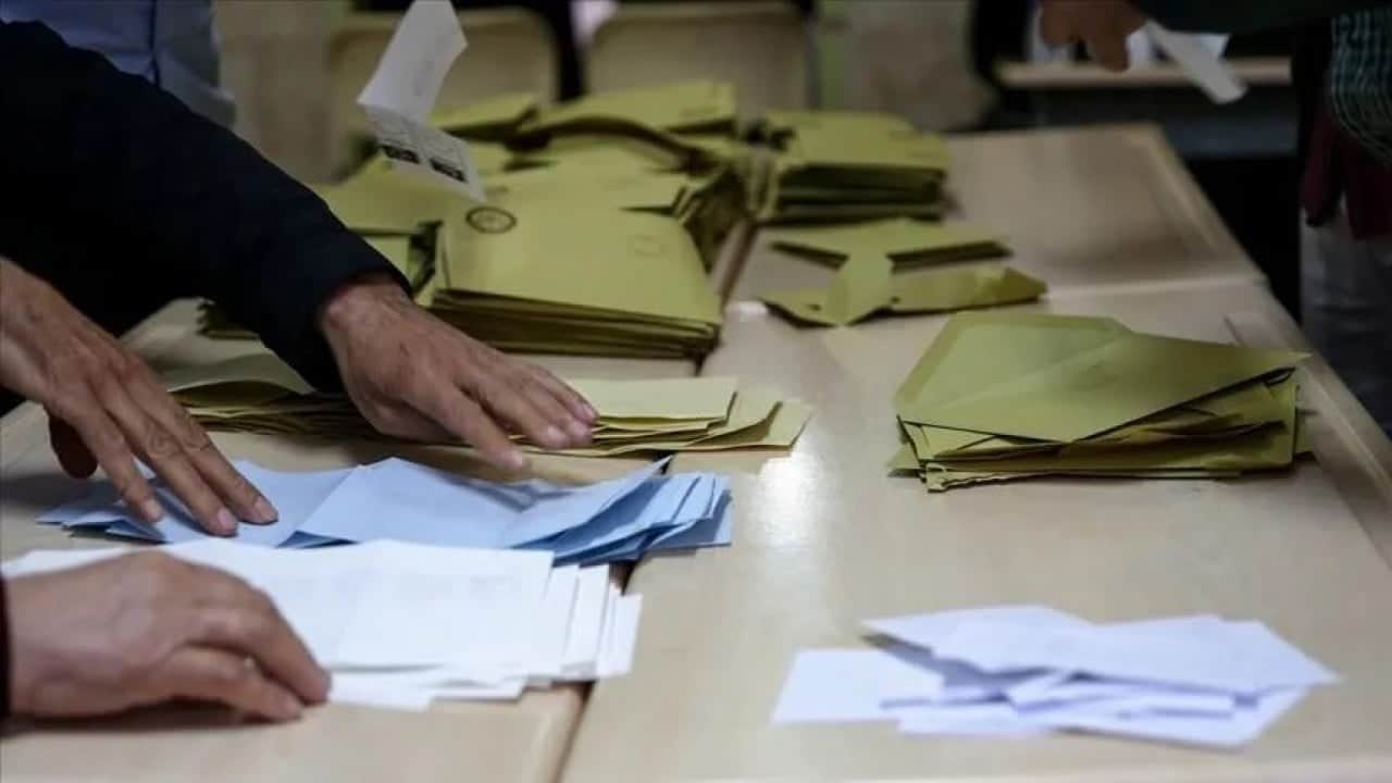 Foto - Son seçim anketinin sonucu Türkiye'ye duyuruldu: Yeni Parti ile AK Parti arasındaki oy farkı belli oldu