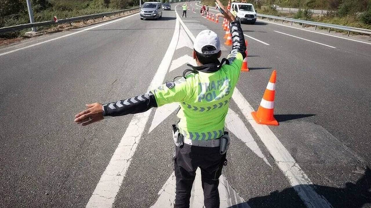 Foto - Sonra "Vay ben duymadım" demeyin! İstanbul’da bazı yollar trafiğe kapatıldı