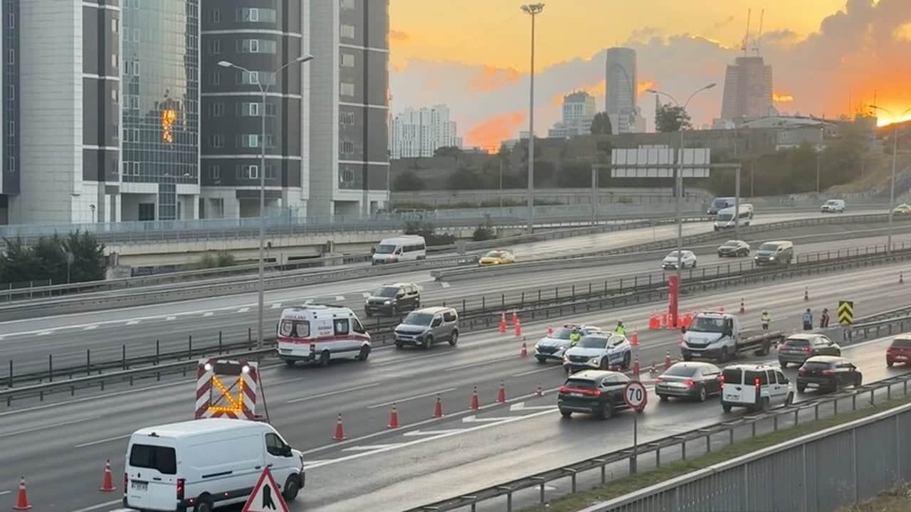 Foto - Sonra "Vay ben duymadım" demeyin! İstanbul’da bazı yollar trafiğe kapatıldı