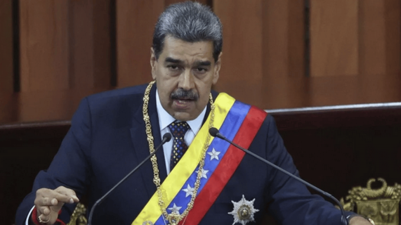 Foto - Maduro giydi, sosyal medyada viral oldu! Satışları patladı, anında tükendi: Yaklaşık 6 bin TL 
