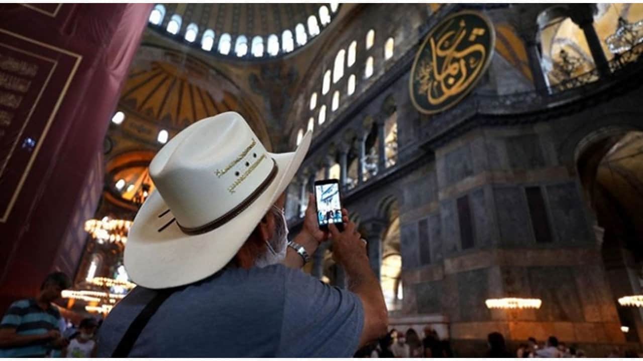 Foto - Sosyal medyadan paylaştı! Ayasofya’ya giriş ücreti ödememek için yaptığı hareket olay oldu