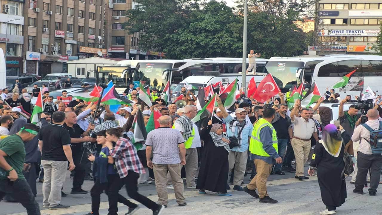 Foto - Srebrenitsa'dan yola çıkan konvoy başkente ulaştı! Vicdan hareketi Türkiye'den Filistin'e köprü oluyor