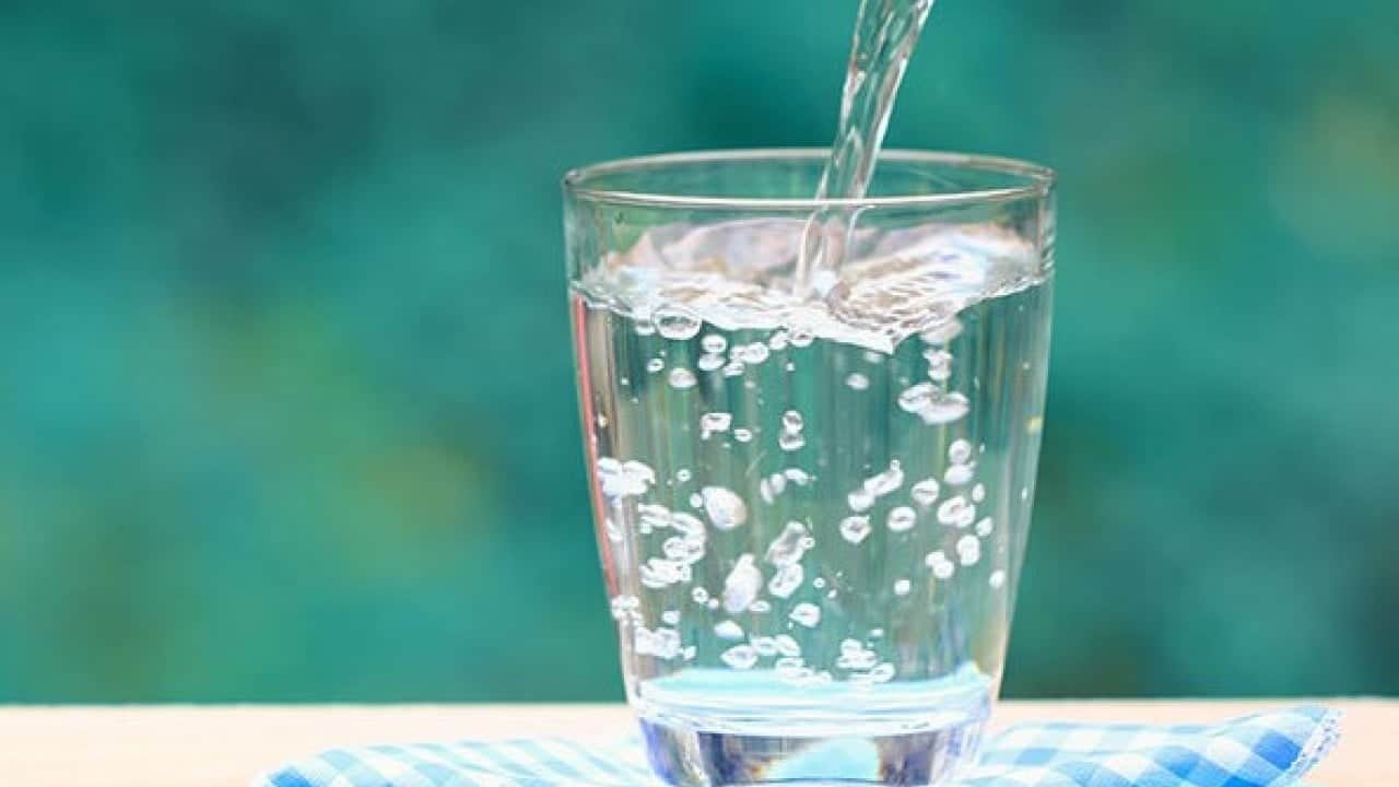 Su içmek yeterli değil! Yaz aylarında halsizliğin sebebi belli oldu